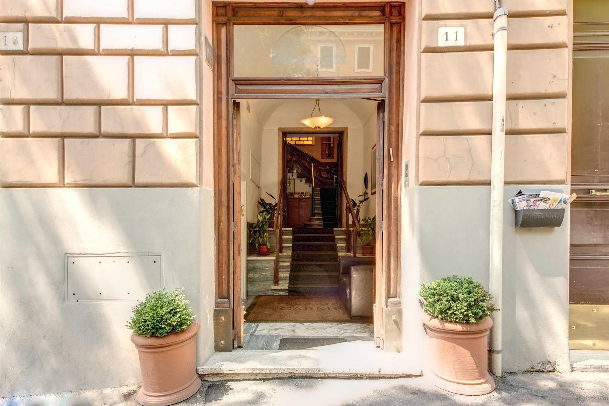 Carmel Hotel 2*